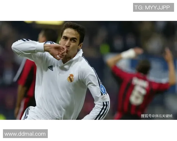 最扣的足球明星是谁?盘点足坛顶级过人技巧与惊艳瞬间